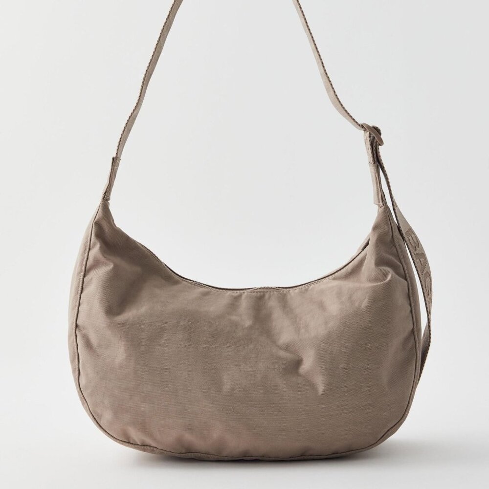 NWT Baggu Medium Crescent Bag - Dove